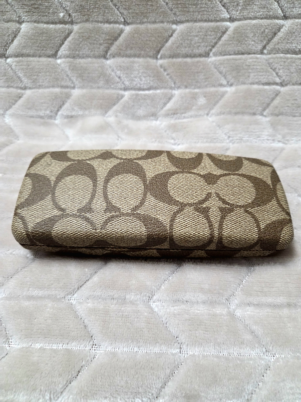 Excellent Condition Coach Signature Canvas Eyeglass Case - Khaki Brown